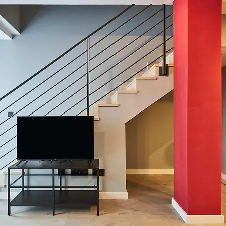 Atelier Apartment *